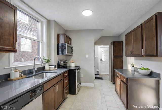 561 Melrose Street, Akron, OH 44305