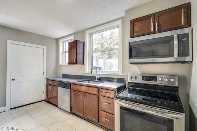 561 Melrose Street, Akron, OH 44305