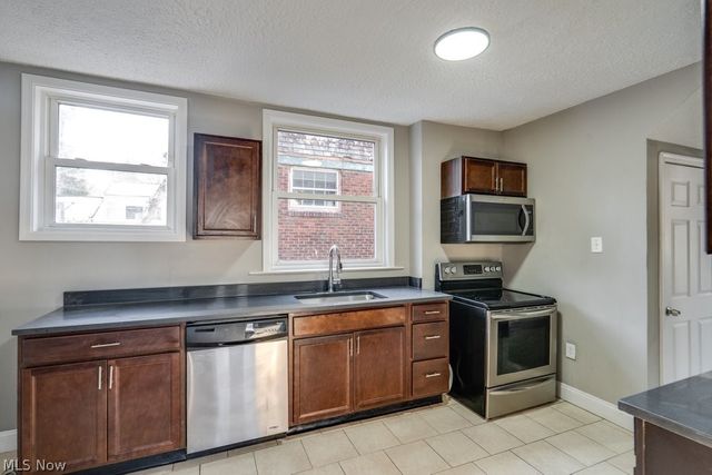 561 Melrose Street, Akron, OH 44305