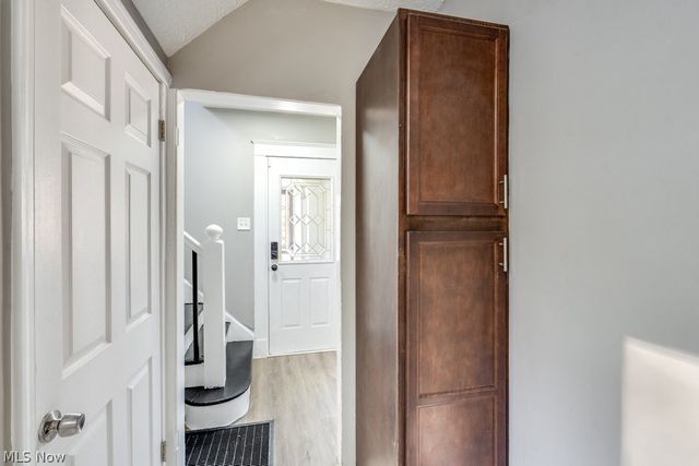 561 Melrose Street, Akron, OH 44305