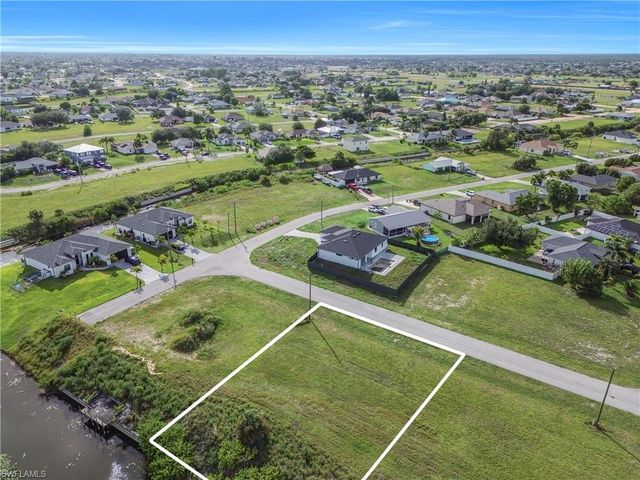 2104 13th LN, Cape Coral, FL 33909