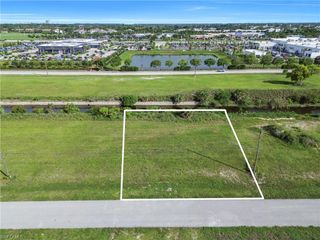 2104 13th LN, Cape Coral, FL 33909