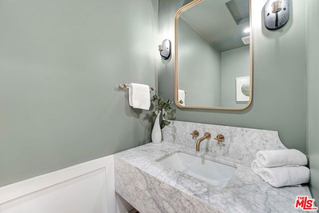 2506 Zorada Drive, Los Angeles, CA 90046