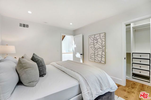 2506 Zorada Drive, Los Angeles, CA 90046