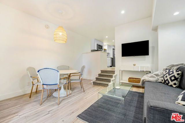 2506 Zorada Drive, Los Angeles, CA 90046