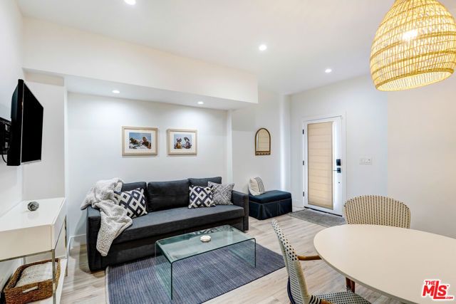 2506 Zorada Drive, Los Angeles, CA 90046