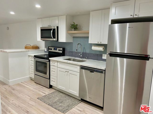 2506 Zorada Drive, Los Angeles, CA 90046