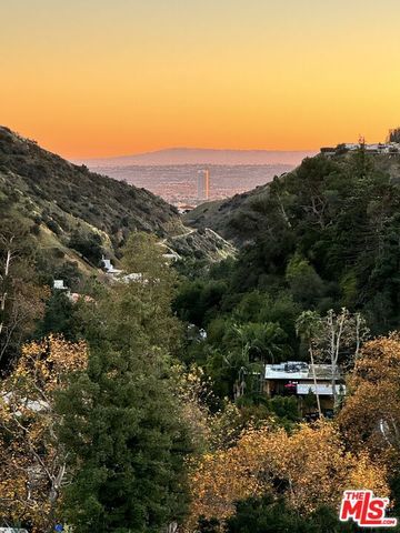 2506 Zorada Drive, Los Angeles, CA 90046