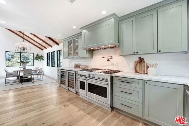 2506 Zorada Drive, Los Angeles, CA 90046