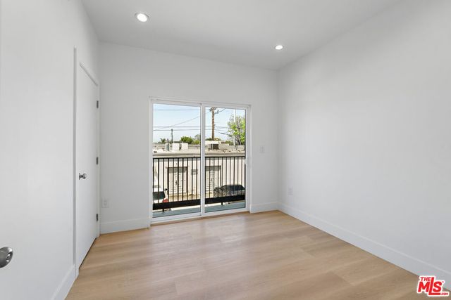 10965 Calvert, North Hollywood, CA 91606