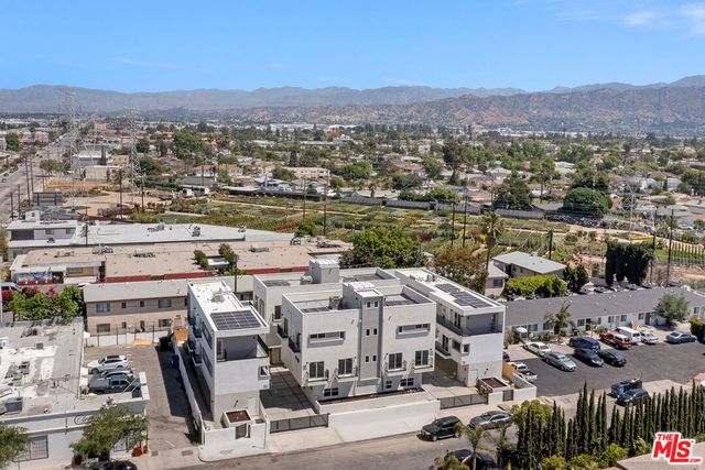 10965 Calvert, North Hollywood, CA 91606