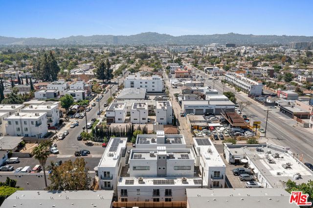 10965 Calvert, North Hollywood, CA 91606