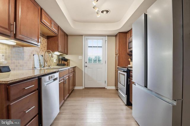 332 DONNA LN, York, PA 17403