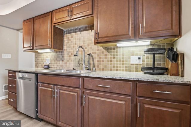 332 DONNA LN, York, PA 17403