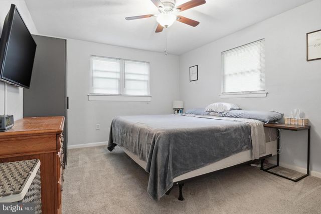332 DONNA LN, York, PA 17403