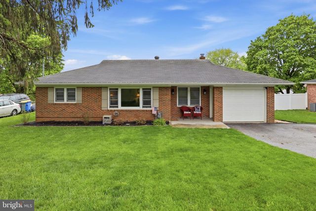 332 DONNA LN, York, PA 17403