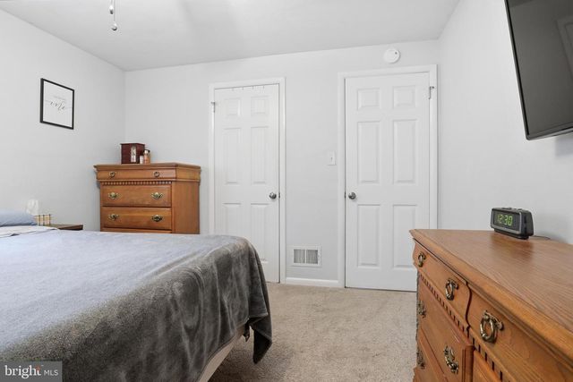 332 DONNA LN, York, PA 17403