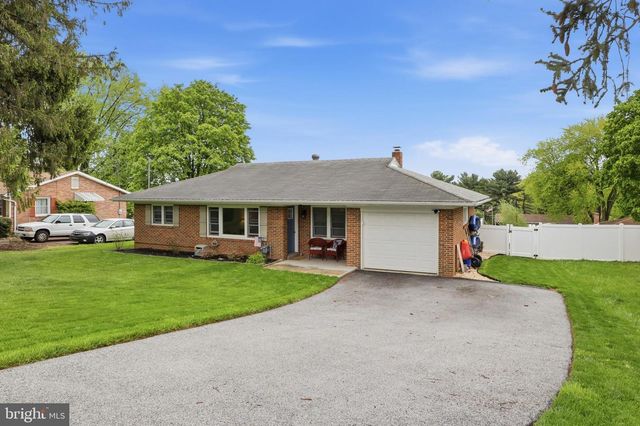 332 DONNA LN, York, PA 17403