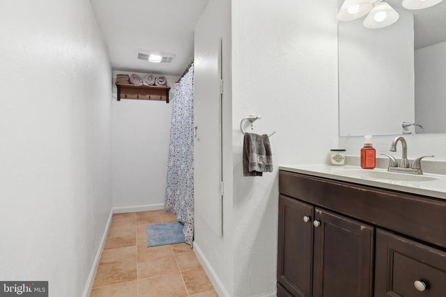 332 DONNA LN, York, PA 17403