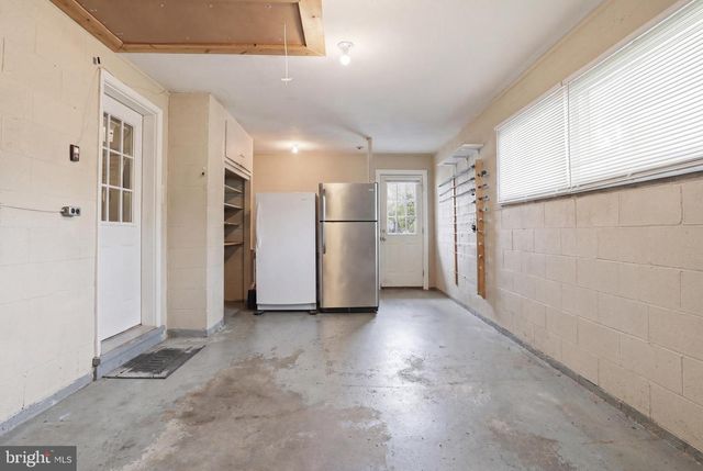 332 DONNA LN, York, PA 17403