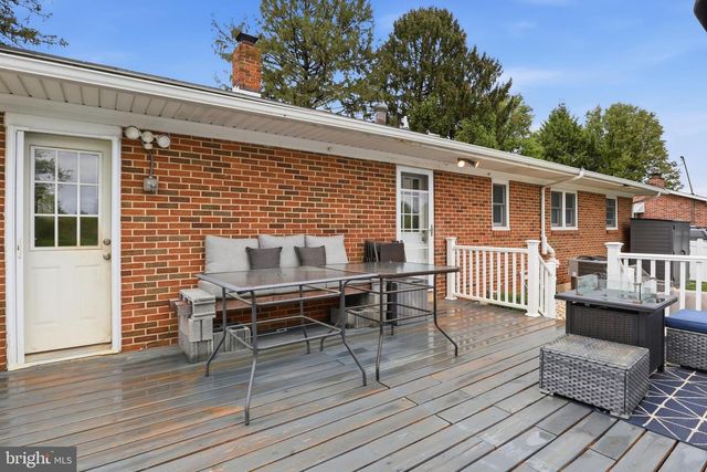332 DONNA LN, York, PA 17403