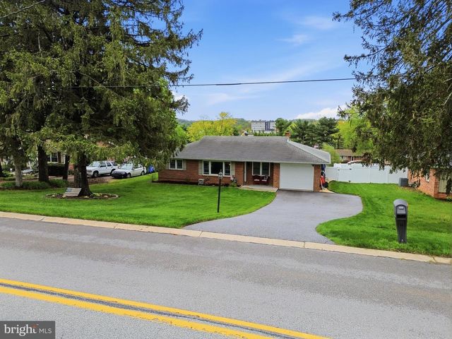 332 DONNA LN, York, PA 17403