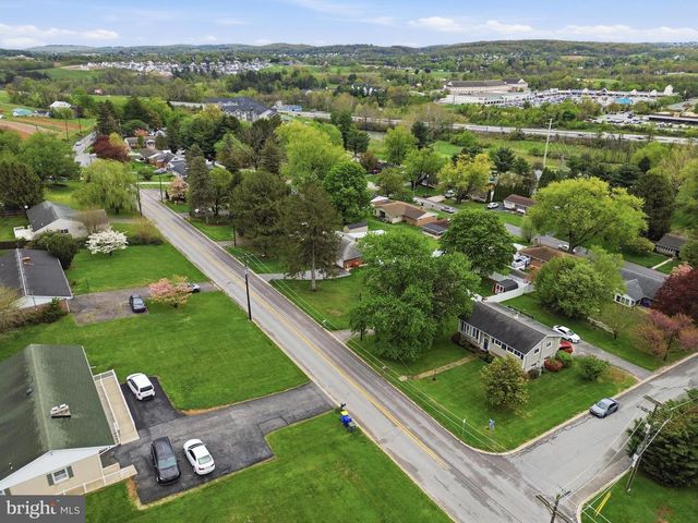 332 DONNA LN, York, PA 17403
