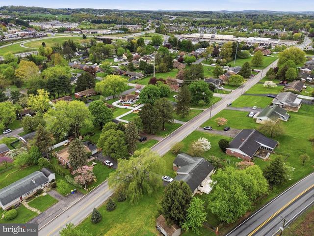332 DONNA LN, York, PA 17403