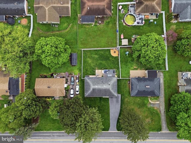 332 DONNA LN, York, PA 17403