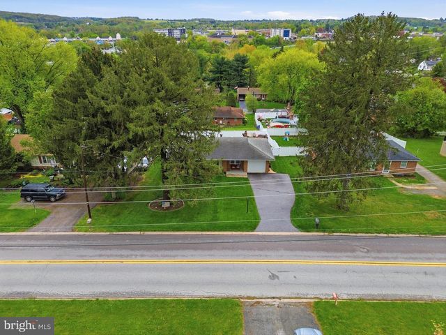 332 DONNA LN, York, PA 17403