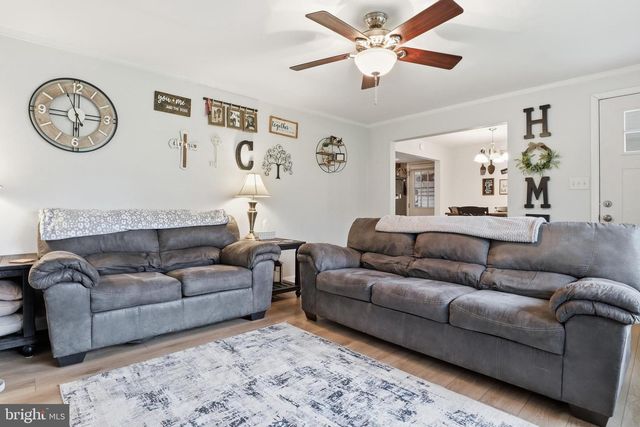 332 DONNA LN, York, PA 17403