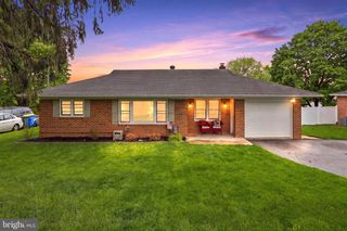 332 DONNA LN, York, PA 17403