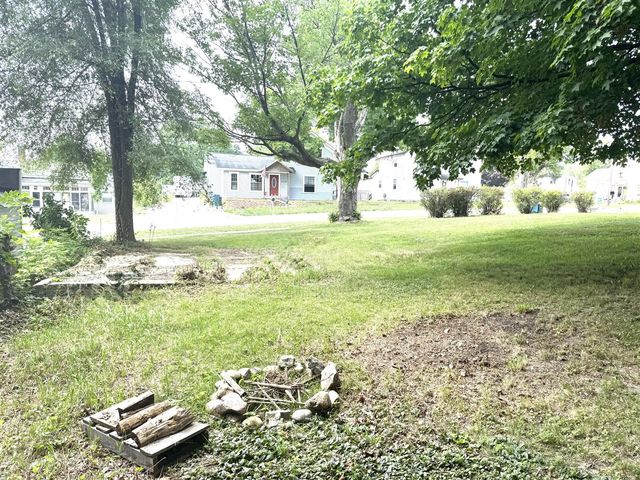 313 W 6th Street, Evart, MI 49631