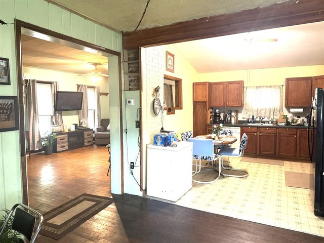 313 W 6th Street, Evart, MI 49631