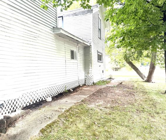 313 W 6th Street, Evart, MI 49631