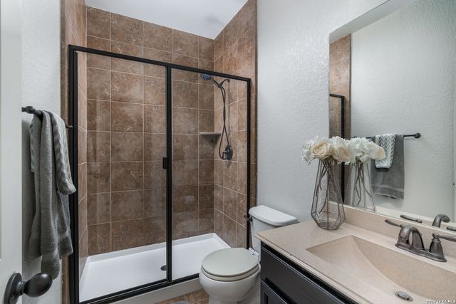 11331 Massive Mt, Helotes, TX 78023