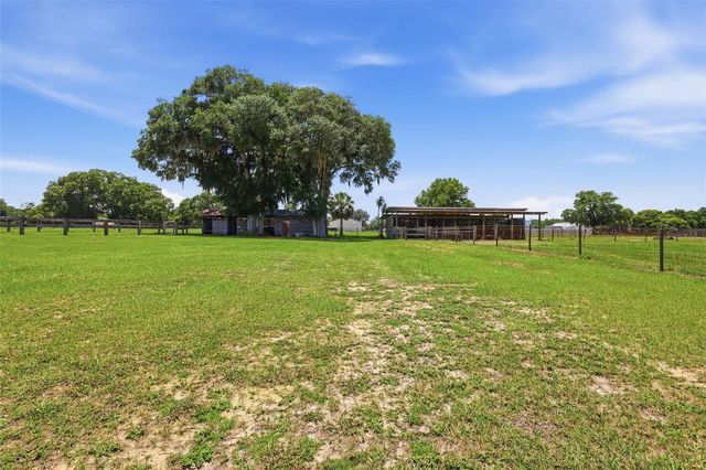 1200 N HART ROAD, Geneva, FL 32732