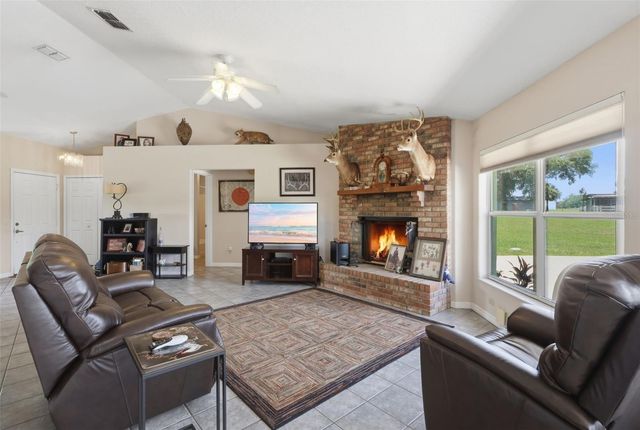 1200 N HART ROAD, Geneva, FL 32732