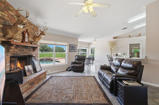 1200 N HART ROAD, Geneva, FL 32732