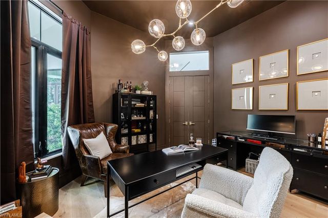 681 KATEMORE LN, Naples, FL 34108