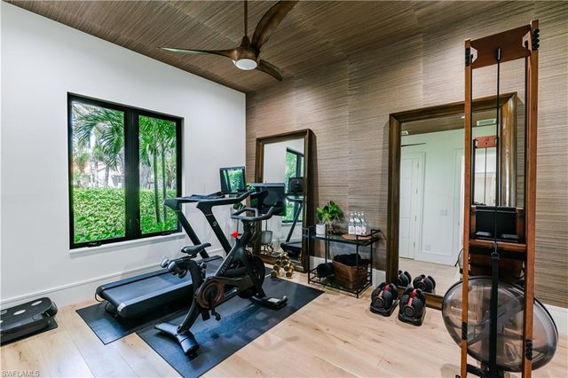 681 KATEMORE LN, Naples, FL 34108