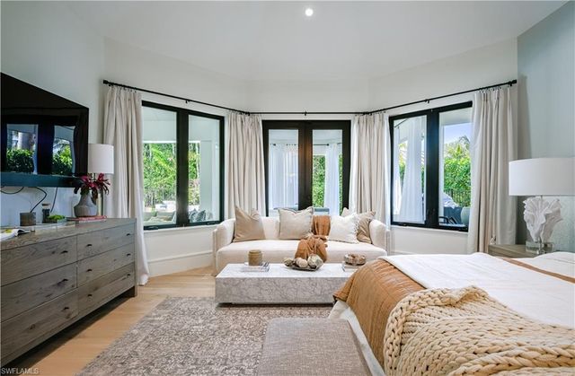 681 KATEMORE LN, Naples, FL 34108