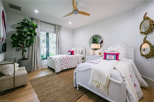 681 KATEMORE LN, Naples, FL 34108