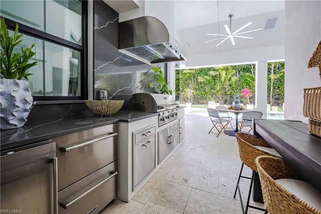 681 KATEMORE LN, Naples, FL 34108