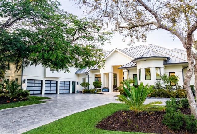 681 KATEMORE LN, Naples, FL 34108