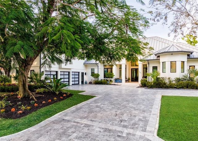 681 KATEMORE LN, Naples, FL 34108