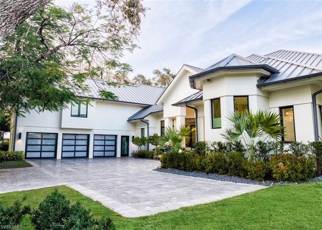 681 KATEMORE LN, Naples, FL 34108