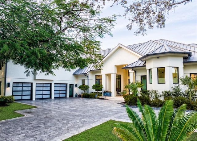 681 KATEMORE LN, Naples, FL 34108