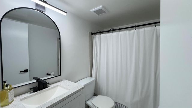 20015 NE 3rd Court 1, Miami, FL 33179