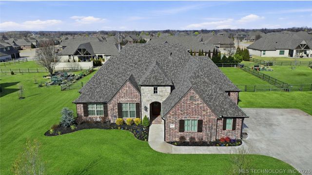 19629 E Boulder Drive, Owasso, OK 74055